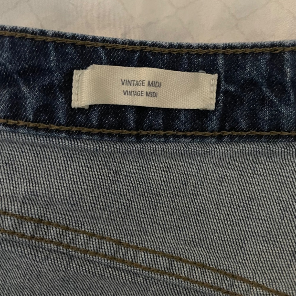 Universal Thread- Women's High Rise Vintage Midi Jean Shorts- Size 6/28R - Picture 5 of 9